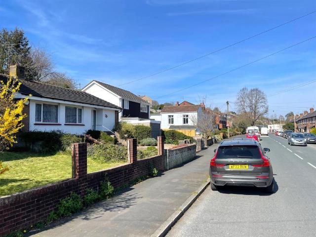 House for sale in Foxhayes, Watergate