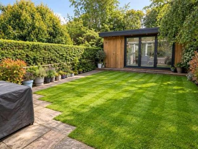 House for sale in Napsbury Park, Five Acres