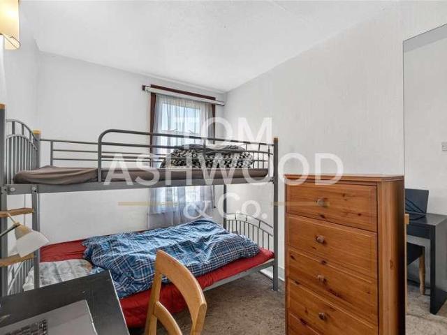 House for sale in Thames View, Greater London