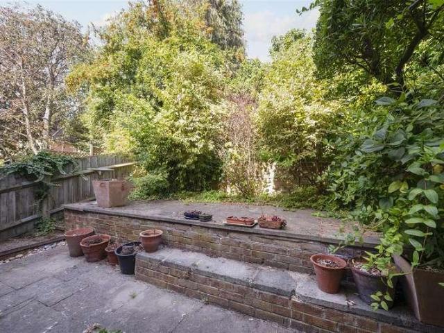 House for sale in London Borough of Merton, Raynes Park