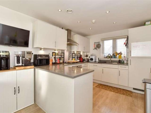 House for sale in Glynde, West Sussex