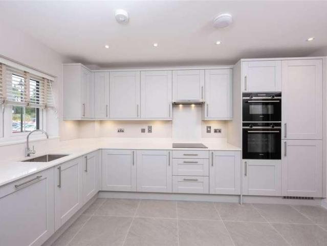 House for sale in Martin's Heron, Winkfield