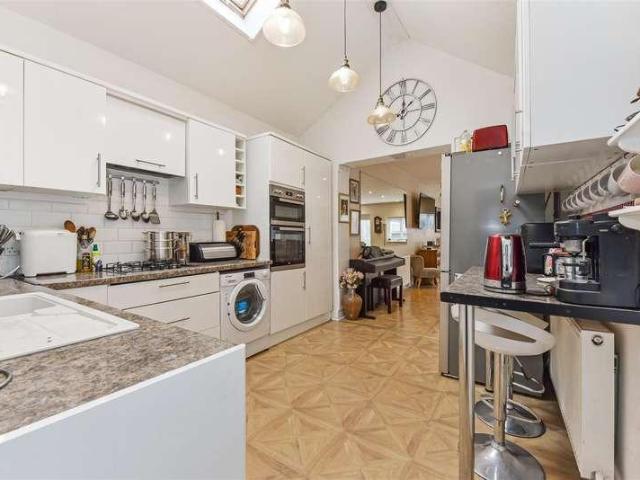 House for sale in Littlecote, West Sussex