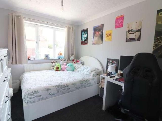 House for sale in Spring Park, Luton