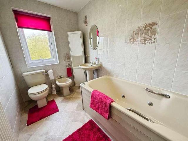 House for sale in Slack Side, West Yorkshire