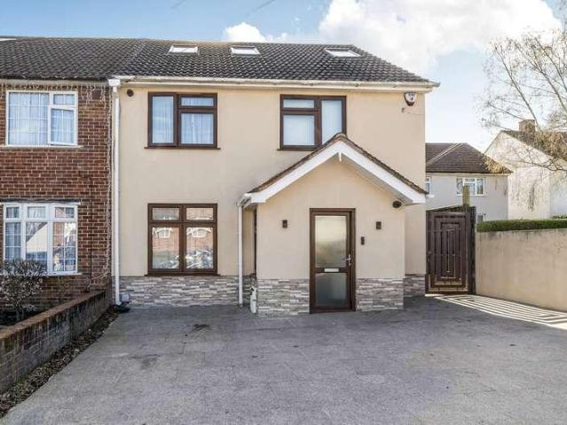 House for sale in Watford Rural, Batchworth