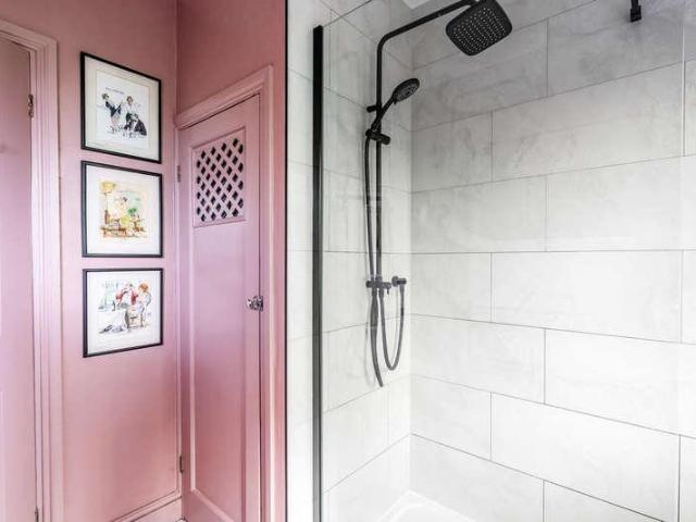 House for sale in Oxted, Hillview