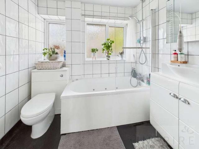 House for sale in Glynde, West Sussex