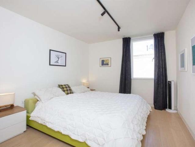 House for sale in Bellenden, Greater London