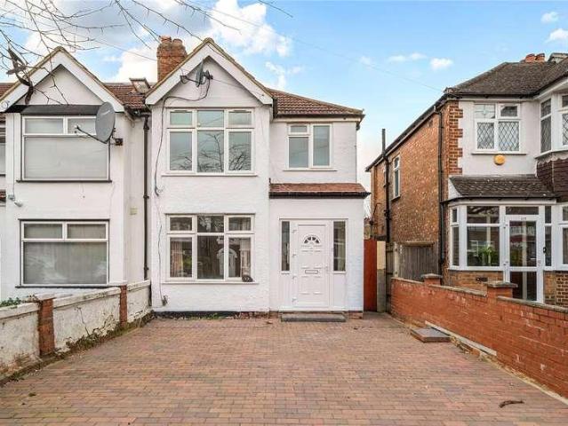 House for sale in London Borough of Ealing, Perivale