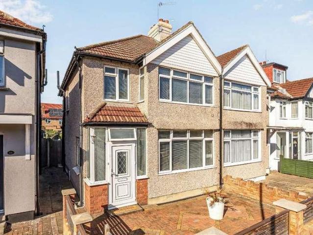 House for sale in London Borough of Ealing, Greenford