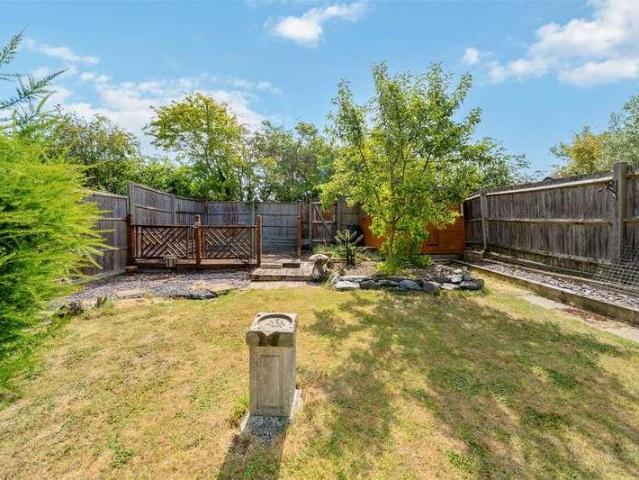 House for sale in Rosehill, Greater London
