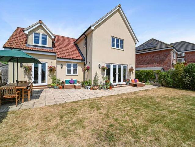 House for sale in Chipping Hill, Essex