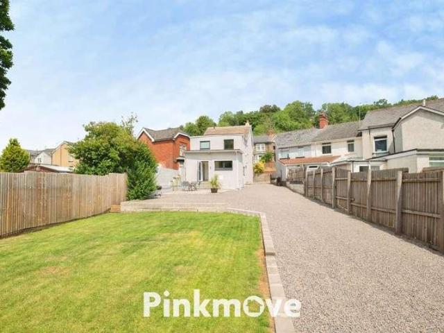 House for sale in Charlesville, Abersychan