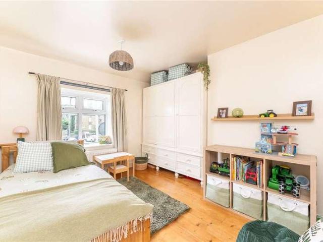 House for sale in Cottingley, West Yorkshire