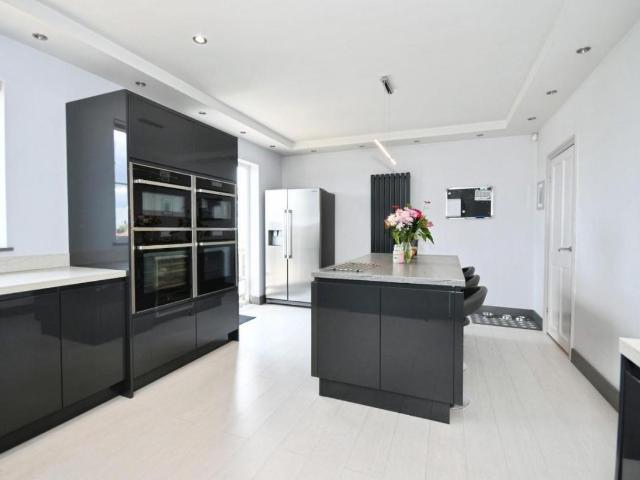 House for sale in Sheffield, Birley Edge