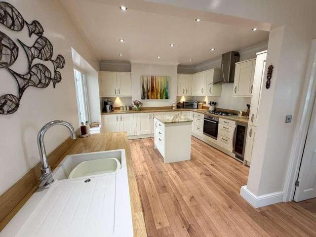 House for sale in Broadlands, Wales