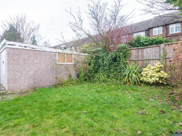 House for sale in Farsley, West Yorkshire