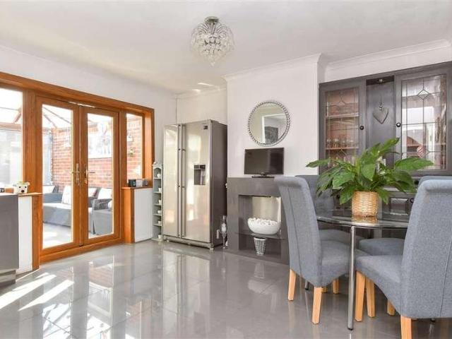 House for sale in Worcester Park Estate, Monks Orchard