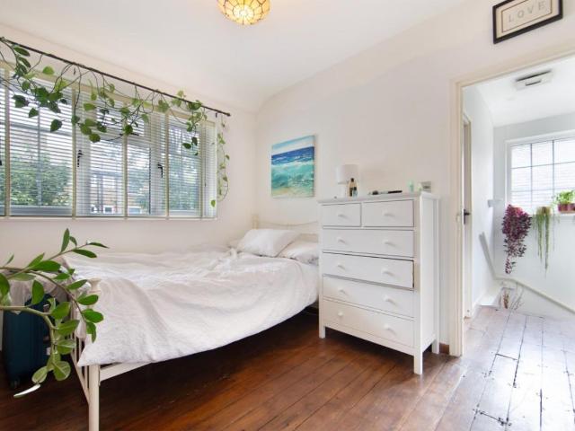 House for sale in Myatt's Fields, Greater London