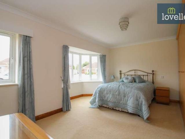 House for sale in Waltham