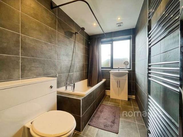 House for sale in Badshot Lea, Waverley