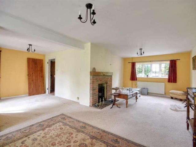 House for sale in Ewhurst, Heathlands
