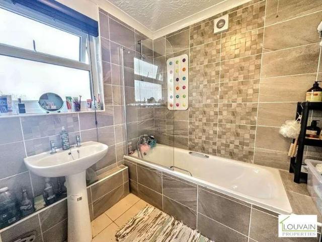 House for sale in Sirhowy, Wales
