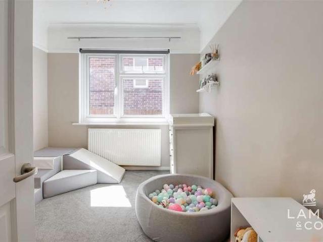 House for sale in Dale Hill, Essex