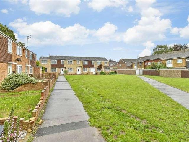 House for sale in Oad Street, Kent