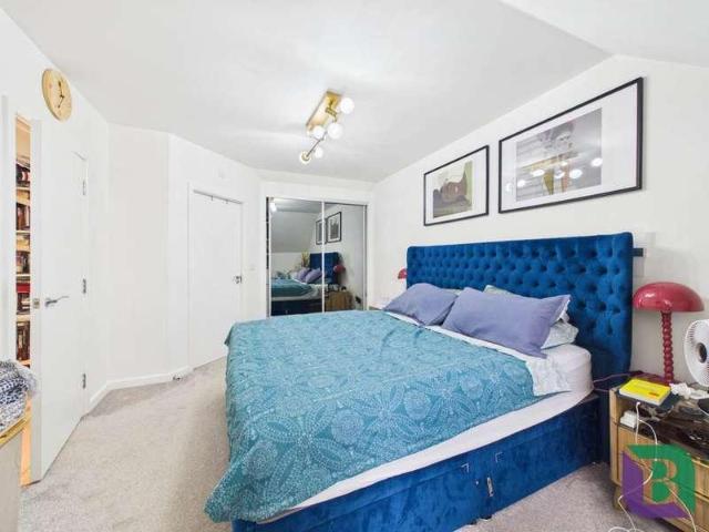 House for sale in Eagle Farm, Wavendon