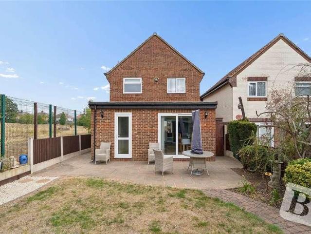 House for sale in Hornchurch, Greater London