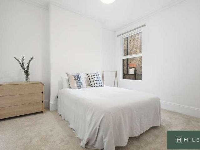 House for sale in Harlesden, Greater London