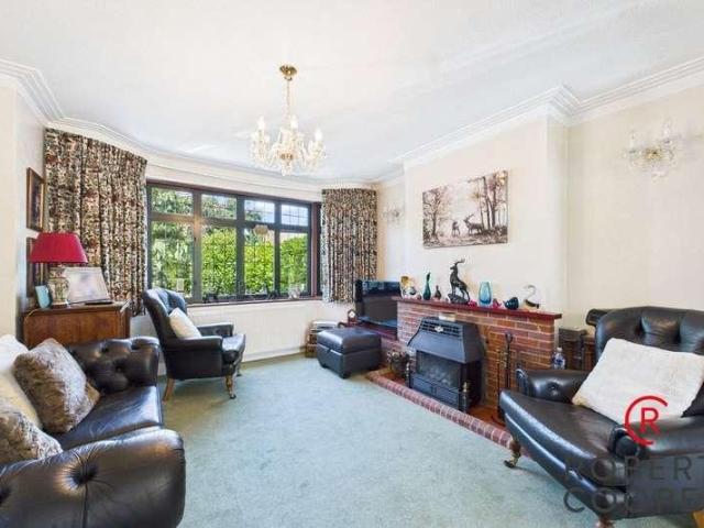 House for sale in Ruislip, Eastcote