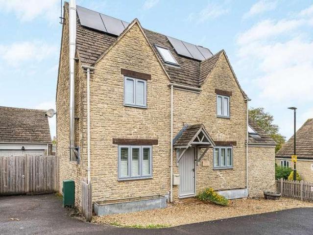 House for sale in Kemble, Cotswold