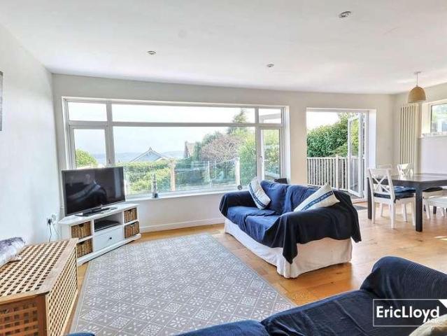 House for sale in Broadsands