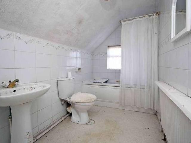 House for sale in Llaniestyn, Wales