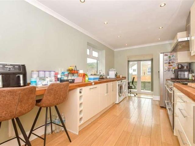 House for sale in Clarendon, Ash