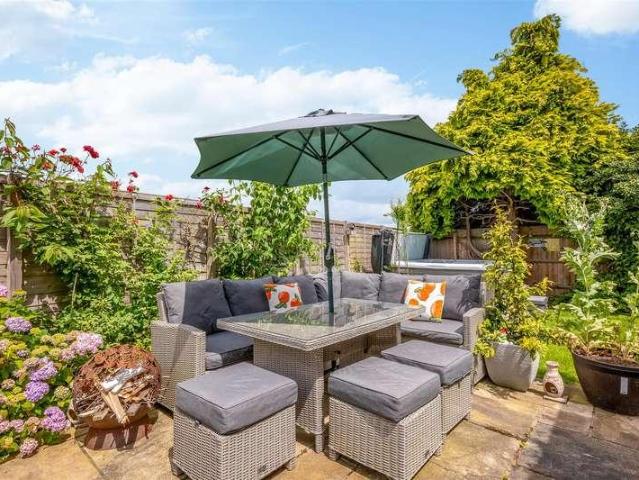 House for sale in Fossebridge, Gloucestershire