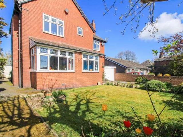 House for sale in Overthorpe, Briestfield