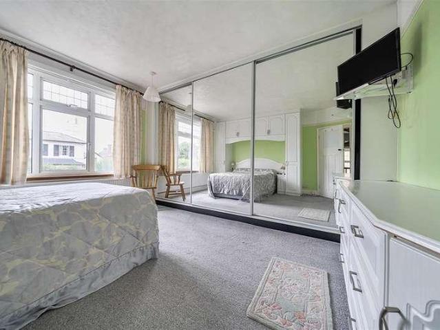 House for sale in Middlecroft, Hampshire