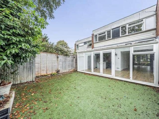 House for sale in West Byfleet, Woking