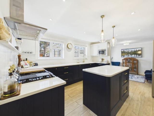 House for sale in Elm Park, Greater London