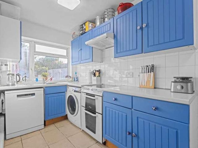 House for sale in Pachesham Park, Surrey