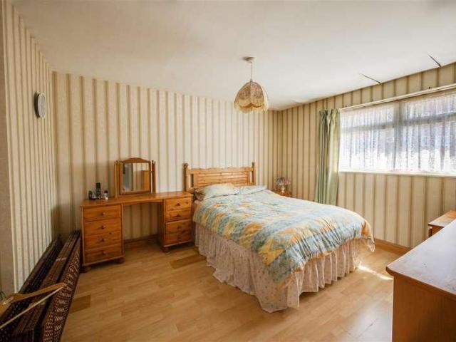 House for sale in London Borough of Croydon, Shirley