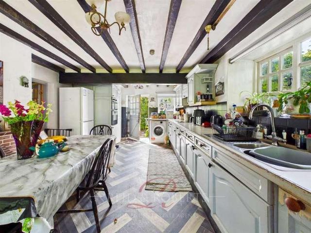House for sale in Johnstown, Wales