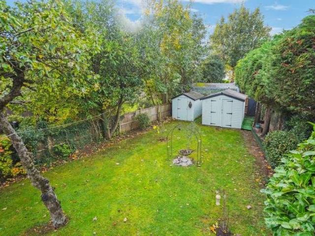 House for sale in Highway, Maidenhead