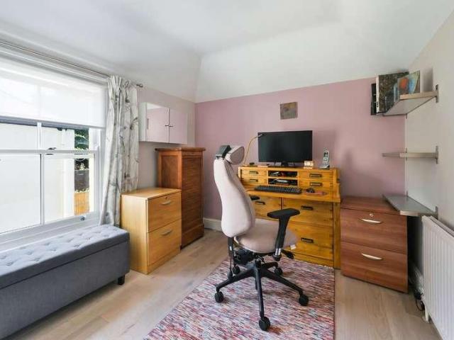 House for sale in Woodcote, Epsom