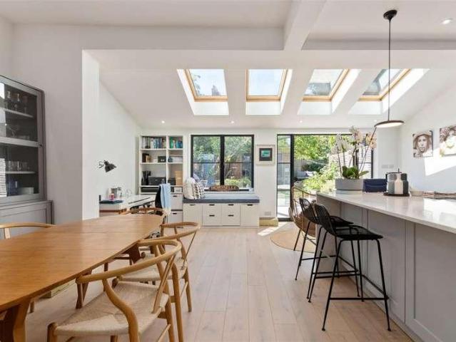 House for sale in London Borough of Merton, Raynes Park