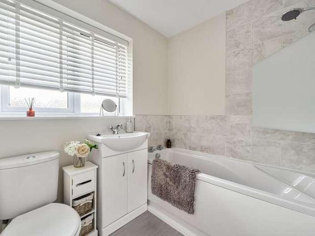 House for sale in Blunsdon, Swindon